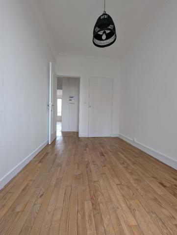 À LOUER - T3 de 58 m² - Rénové - Dernier étage - Triangle d'Or