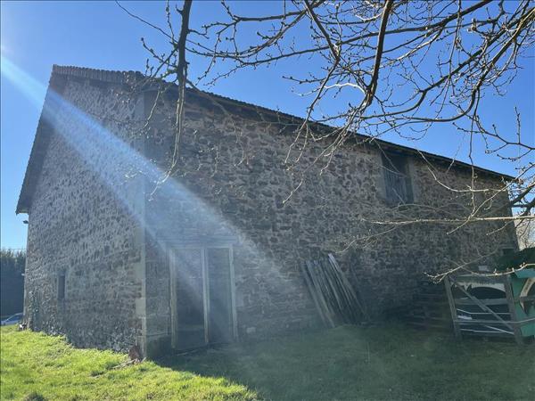 Grange à vendre |  La Coquille |  1 pièce | 190 m²