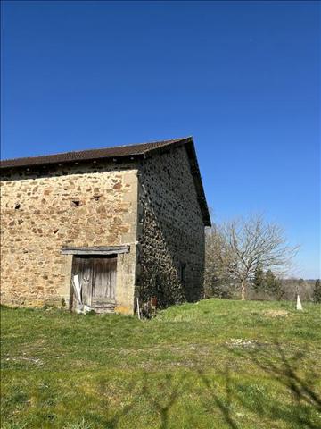 Grange à vendre |  La Coquille |  1 pièce | 190 m²
