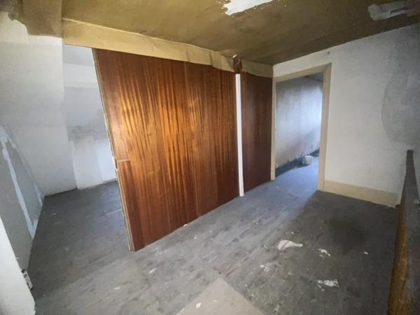 03200 VICHY –IMMEUBLE DE RAPPORT MIXTE AVEC 2 APPARTEMENTS + LOCAL COMMERCIAL -COEUR DE VILLE