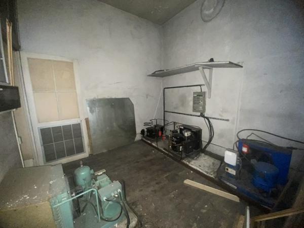 03200 VICHY –IMMEUBLE DE RAPPORT MIXTE AVEC 2 APPARTEMENTS + LOCAL COMMERCIAL -COEUR DE VILLE