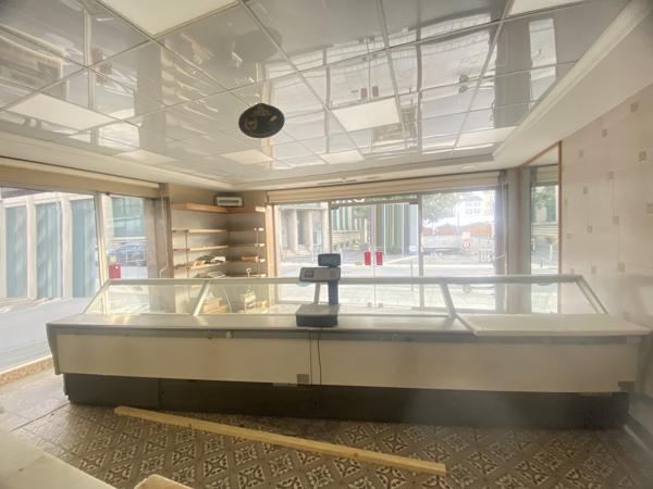 03200 VICHY –IMMEUBLE DE RAPPORT MIXTE AVEC 2 APPARTEMENTS + LOCAL COMMERCIAL -COEUR DE VILLE