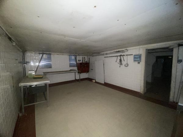 03200 VICHY –IMMEUBLE DE RAPPORT MIXTE AVEC 2 APPARTEMENTS + LOCAL COMMERCIAL -COEUR DE VILLE