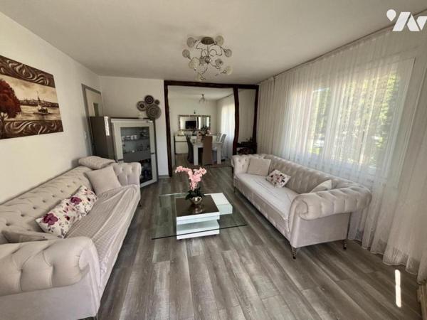 Maison à usage mixte de commerce et d'habitation de 5 pièces (environ 165 m²) située à proximit