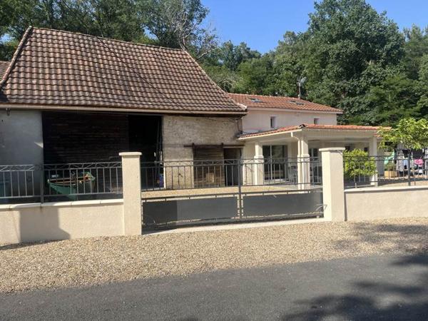 Maison à vendre 208 260 € Montpon-Ménestérol 4 p 109 m² DPE D