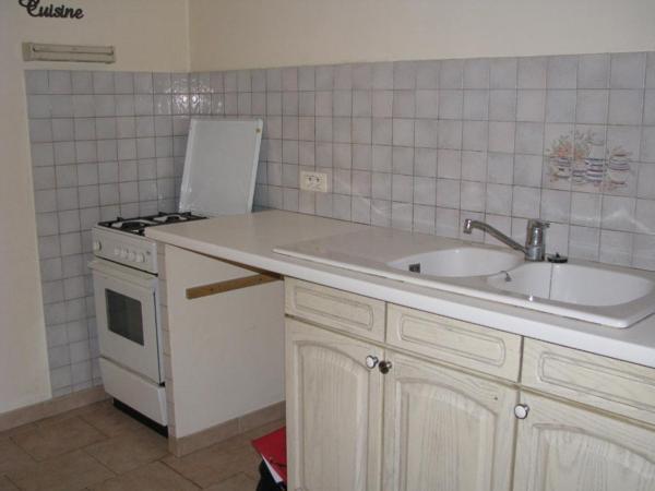 APPARTEMENT T1BIS CENTRE VILLAGE REZ DE CHAUSSEE - PARKING DEUX VEHICULES