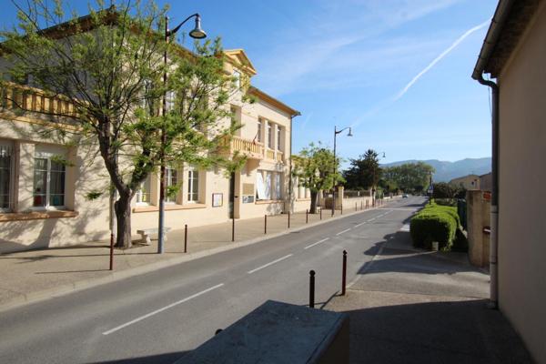 APPARTEMENT T1BIS CENTRE VILLAGE REZ DE CHAUSSEE - PARKING DEUX VEHICULES