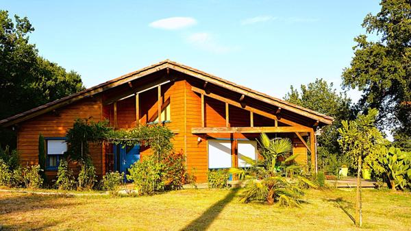 MAISON D'ARCHITECTE  AVEC PARC ARBORE - DPE A -