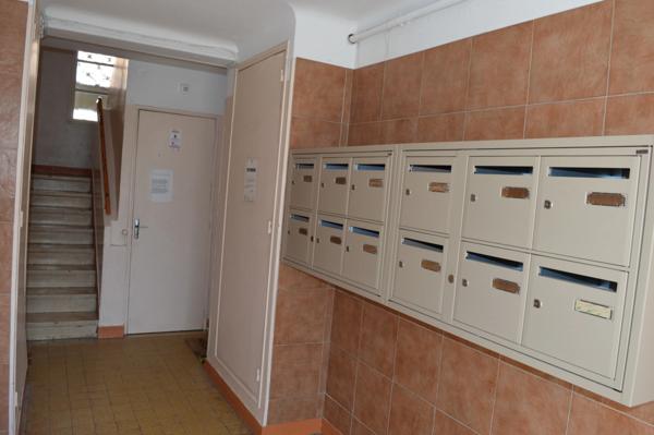 Marseille 13004 Chutes Lavie Appartement T4 de 60 m2 au calme Résidence bien tenue