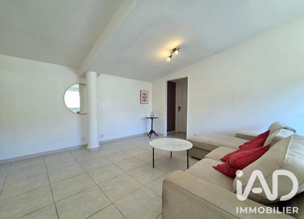 Location appartement 3 pièces 82 m² Nîmes