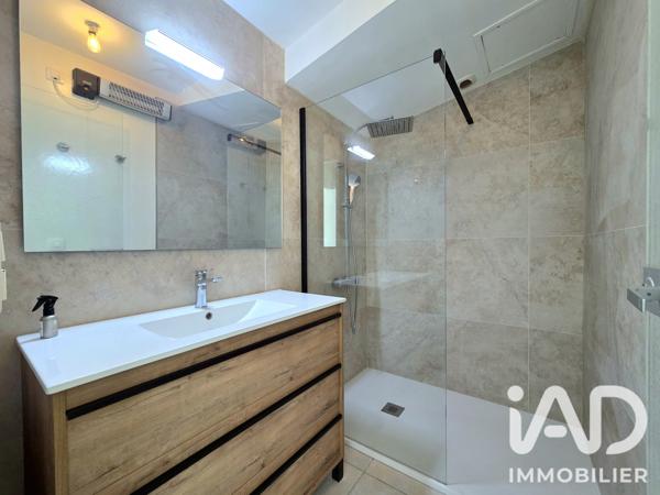 Location appartement 3 pièces 82 m² Nîmes