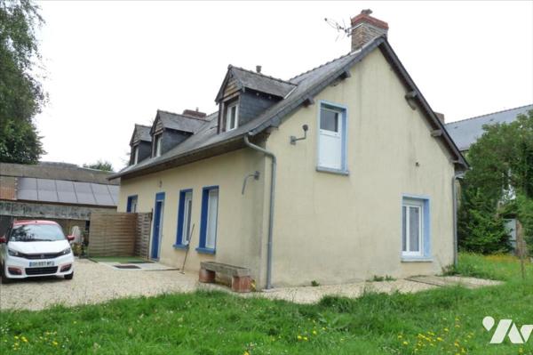 Maison en pierres à vendre à CHAMPGENETEUX(53)