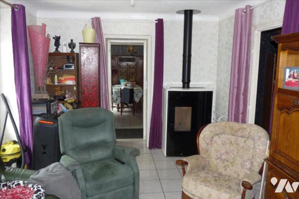 Maison en pierres à vendre à CHAMPGENETEUX(53)