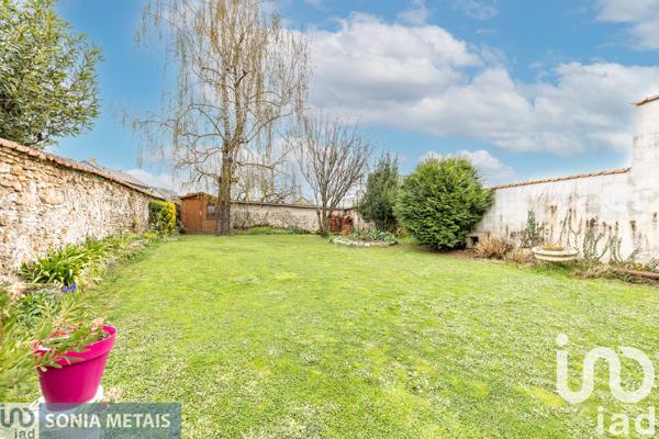 Maison à vendre 8 pièces 200 m² La Ville-du-Bois