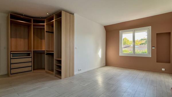 Saint-Nom-la-Bretèche (78860) MAISON FAMILIALE DE 153M2 BIEN ENTRETENUE EN RESIDENCE PROCHE ECOLES ET COLLEGE SUR ENVIRON 590M2 DE TERRAIN.