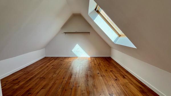 Saint-Nom-la-Bretèche (78860) MAISON FAMILIALE DE 153M2 BIEN ENTRETENUE EN RESIDENCE PROCHE ECOLES ET COLLEGE SUR ENVIRON 590M2 DE TERRAIN.