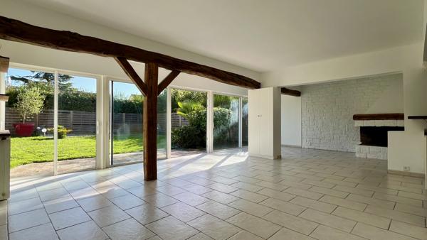 Saint-Nom-la-Bretèche (78860) MAISON FAMILIALE DE 153M2 BIEN ENTRETENUE EN RESIDENCE PROCHE ECOLES ET COLLEGE SUR ENVIRON 590M2 DE TERRAIN.