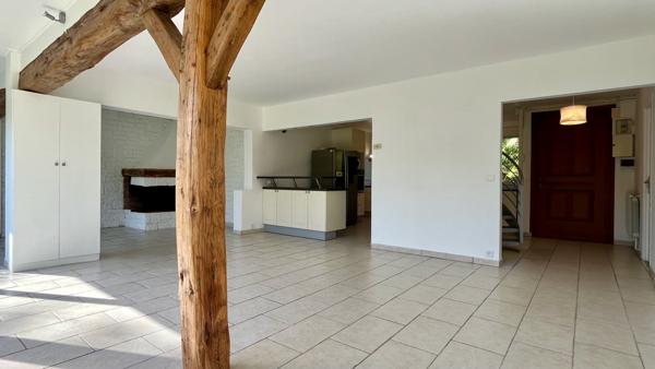 Saint-Nom-la-Bretèche (78860) MAISON FAMILIALE DE 153M2 BIEN ENTRETENUE EN RESIDENCE PROCHE ECOLES ET COLLEGE SUR ENVIRON 590M2 DE TERRAIN.