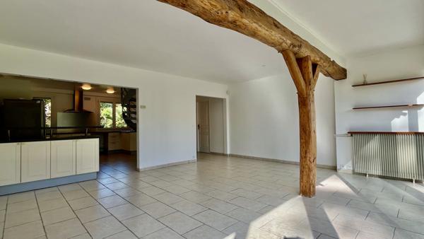 Saint-Nom-la-Bretèche (78860) MAISON FAMILIALE DE 153M2 BIEN ENTRETENUE EN RESIDENCE PROCHE ECOLES ET COLLEGE SUR ENVIRON 590M2 DE TERRAIN.