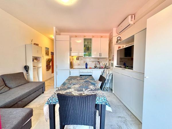 Studio avec parking quartier de la plage RCM