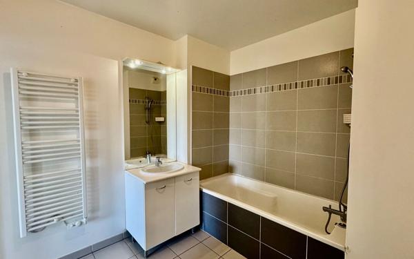 Appartement à vendre    2 pièces •  Istres