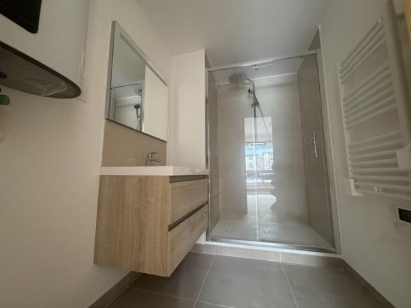 Appartement
         1 pièce
        - 29 m² 165 581 € *