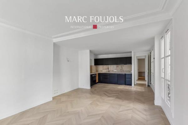 Paris Ier – Vendome – Saint-Honoré – 3 pièces rénové avec vue sur la place