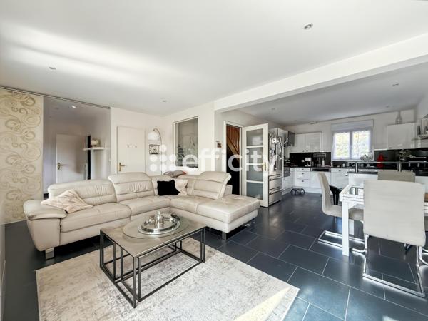 Maison
         6 pièces
        - 121 m² 269 000 € *