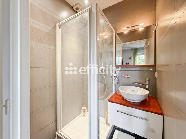 Maison
         6 pièces
        - 121 m² 269 000 € *