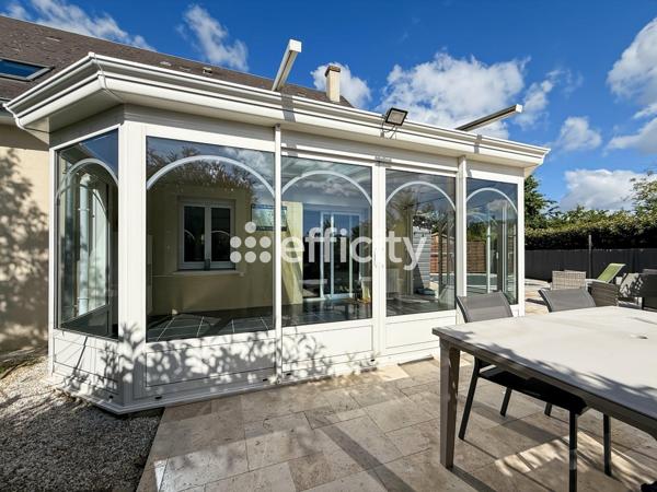 Maison
         6 pièces
        - 121 m² 269 000 € *