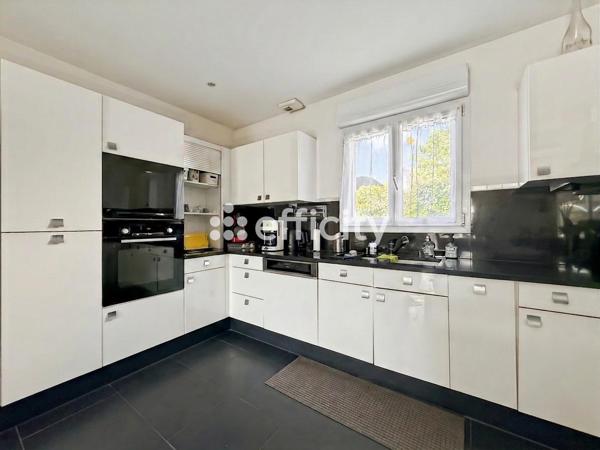 Maison
         6 pièces
        - 121 m² 269 000 € *