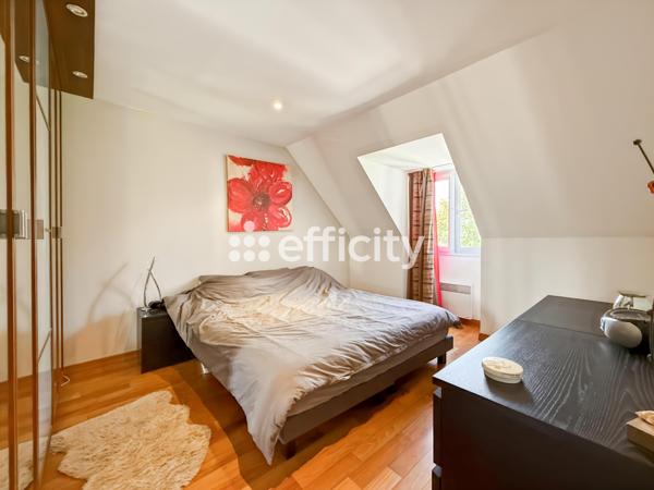 Maison
         6 pièces
        - 121 m² 269 000 € *