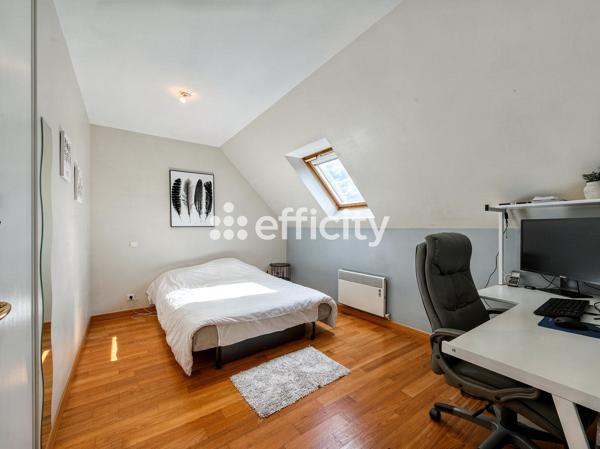 Maison
         6 pièces
        - 121 m² 269 000 € *