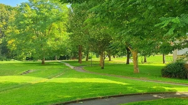 Dpt Seine-et-Marne (77) à vendre secteur MELUN, Appartement Type 4 de 90 m2