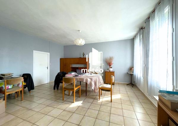 Maison familiale à rénover de 180m² au Coeur de Luçon – 5 chambres