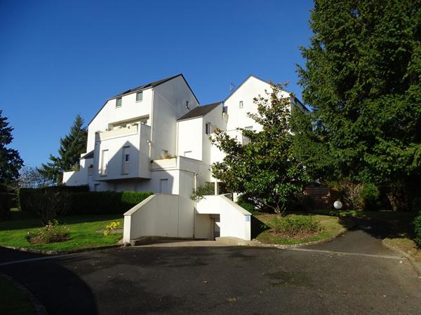 SAINT-AVERTIN - F3 EN RÉSIDENCE AVEC JARDIN, CAVE ET BOX