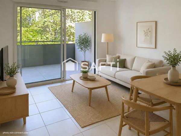 Appartement récent type 2, terrasse, ascenseur, place de parking