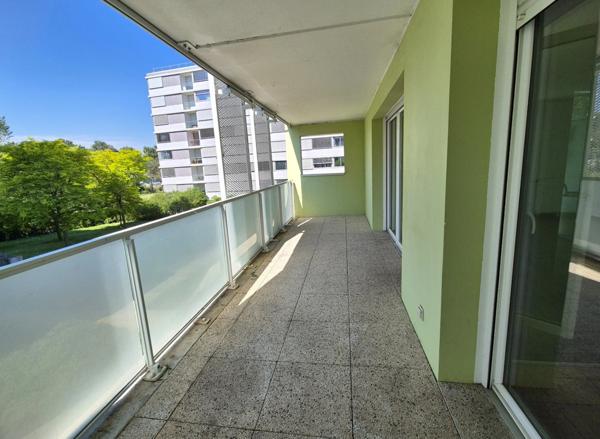 BORDEAUX BERGES DU LAC - IMMEUBLE 2011 - 3 CHAMBRES - TERRASSE 15 M² - EXPO SUD OUEST - DPE C - GRAND PARKING