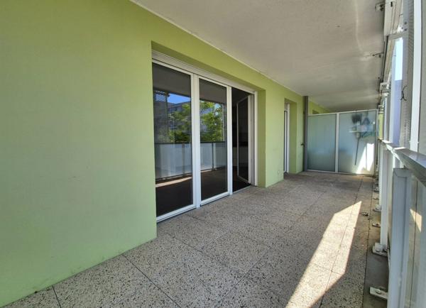 BORDEAUX BERGES DU LAC - IMMEUBLE 2011 - 3 CHAMBRES - TERRASSE 15 M² - EXPO SUD OUEST - DPE C - GRAND PARKING