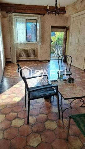 CENTRE VILLE AVEC GARAGE ET TERASSE