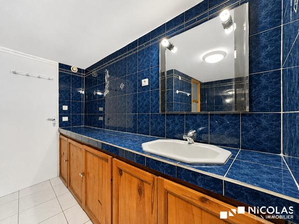 LE BOUSCAT – MAISON DE VILLE DE 75 M² SUR TROIS NIVEAUX