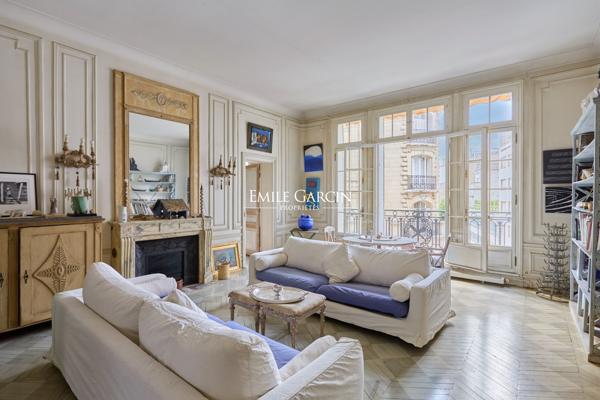 A vendre  - Appartement  de réception et familial -  248 m² Paris 7e - Gros Cailloux