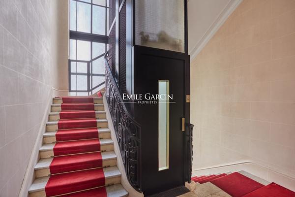 A vendre  - Appartement  de réception et familial -  248 m² Paris 7e - Gros Cailloux