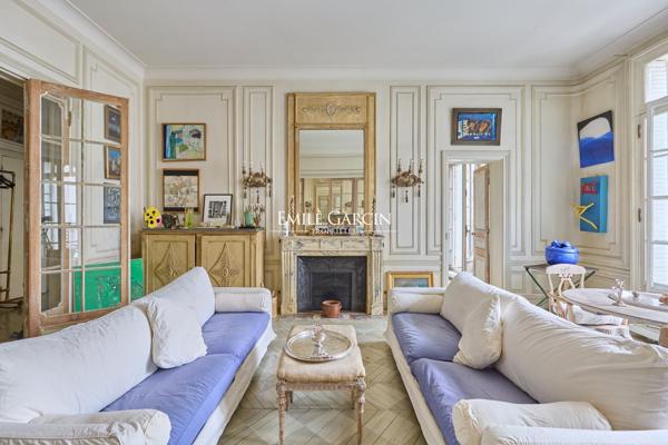 A vendre  - Appartement  de réception et familial -  248 m² Paris 7e - Gros Cailloux