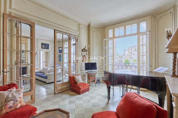 A vendre  - Appartement  de réception et familial -  248 m² Paris 7e - Gros Cailloux
