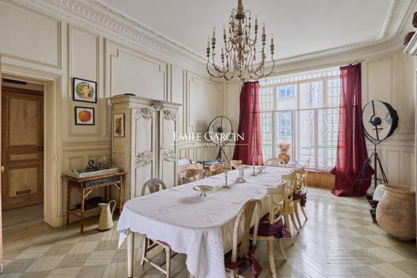 A vendre  - Appartement  de réception et familial -  248 m² Paris 7e - Gros Cailloux
