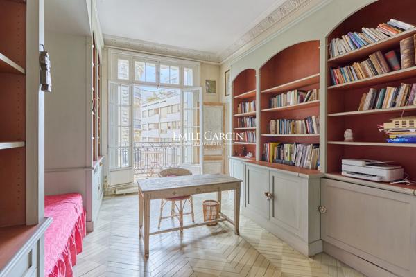 A vendre  - Appartement  de réception et familial -  248 m² Paris 7e - Gros Cailloux