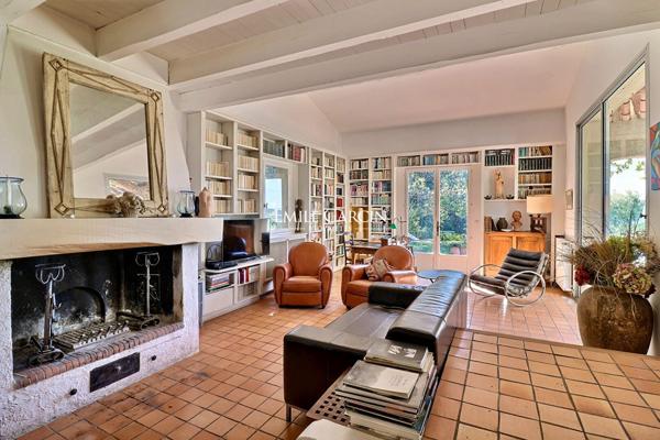 A vendre - A Lourmarin - Maison avec vue dominante