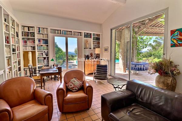 A vendre - A Lourmarin - Maison avec vue dominante