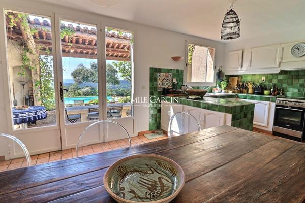 A vendre - A Lourmarin - Maison avec vue dominante